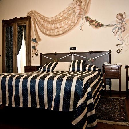 Hotel Regina Pinerolo Exterior photo